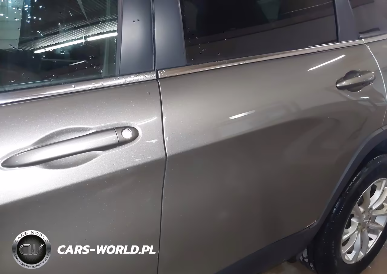2019 Jeep Cherokee Latitude 4X4 VIN:1C4PJMCB4KD440296 - 6