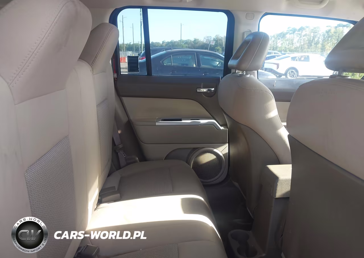2008 Jeep Patriot Sport VIN:1J8FT28W78D783532 - 8