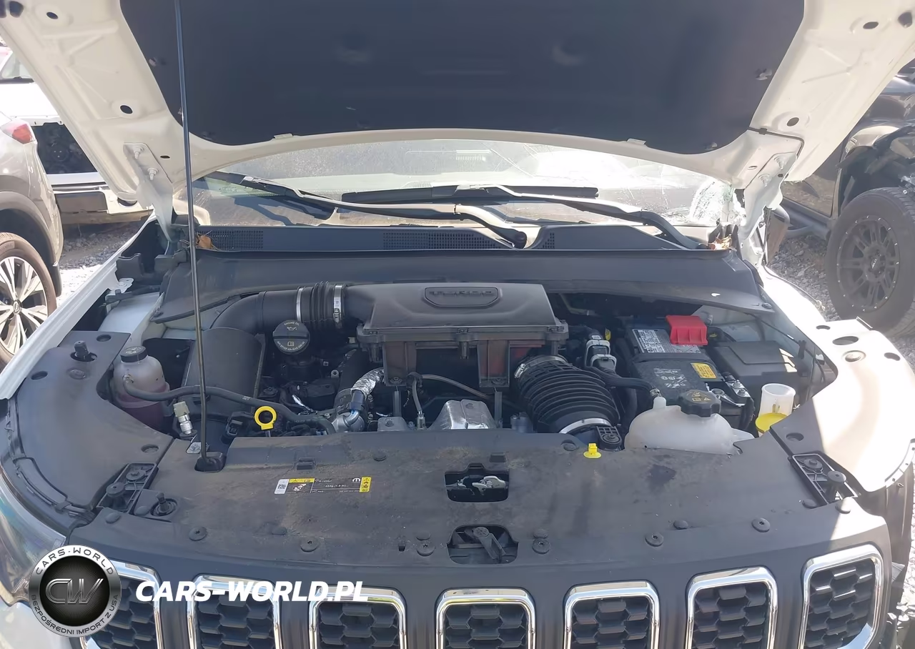 2025 Jeep Compass Latitude 4X4 VIN:3C4NJDBN3ST579817 - 10