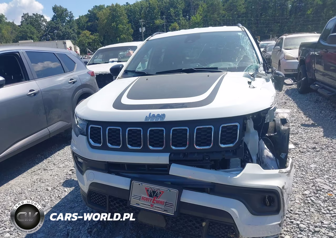 2025 Jeep Compass Latitude 4X4 VIN:3C4NJDBN3ST579817 - 12