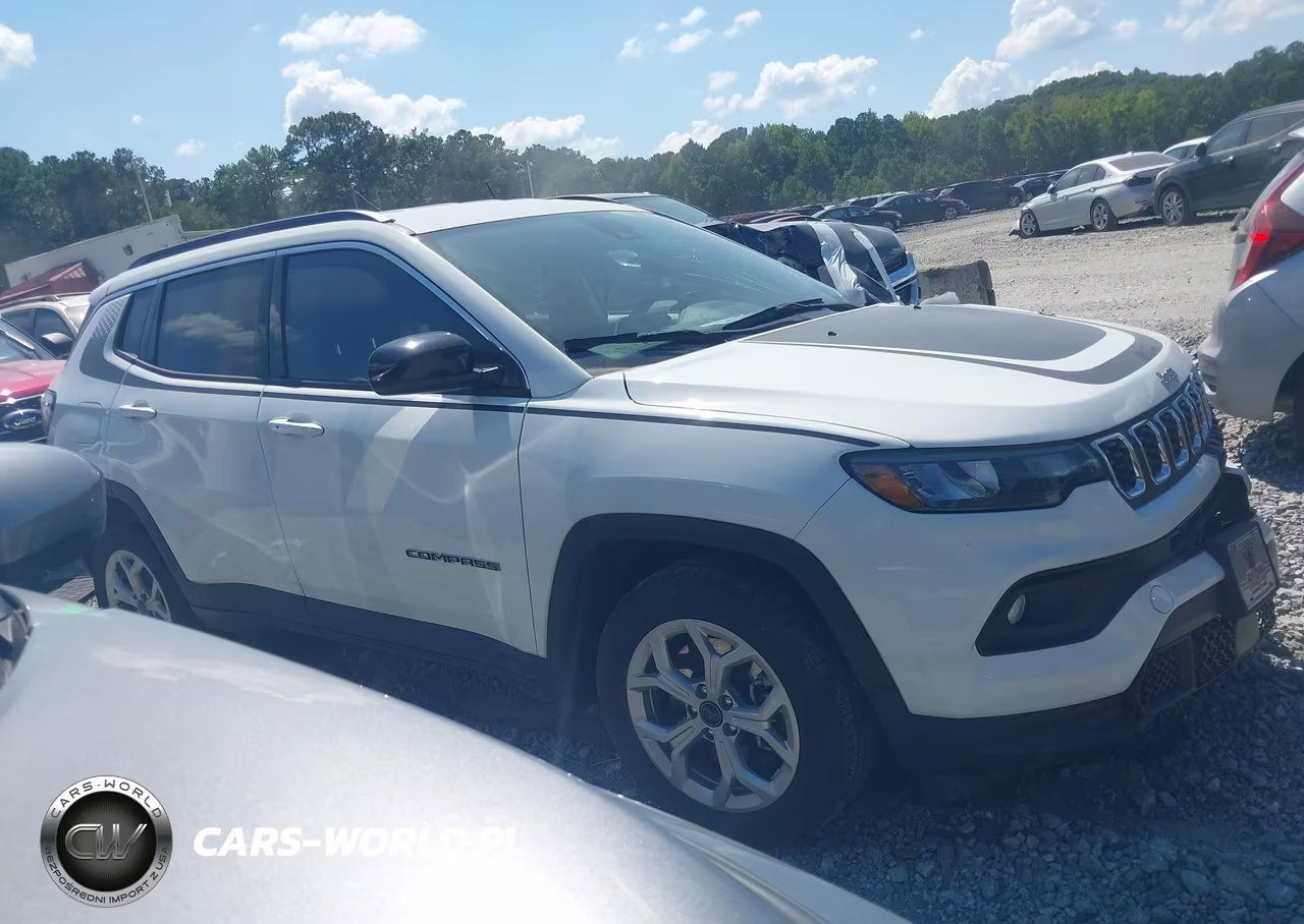 2025 Jeep Compass Latitude 4X4 VIN:3C4NJDBN3ST579817 - 13