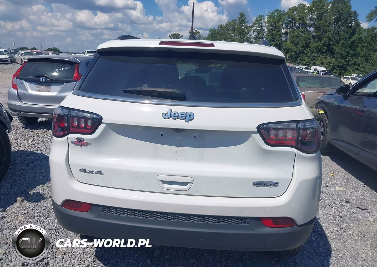 2025 Jeep Compass Latitude 4X4 VIN:3C4NJDBN3ST579817 - 16