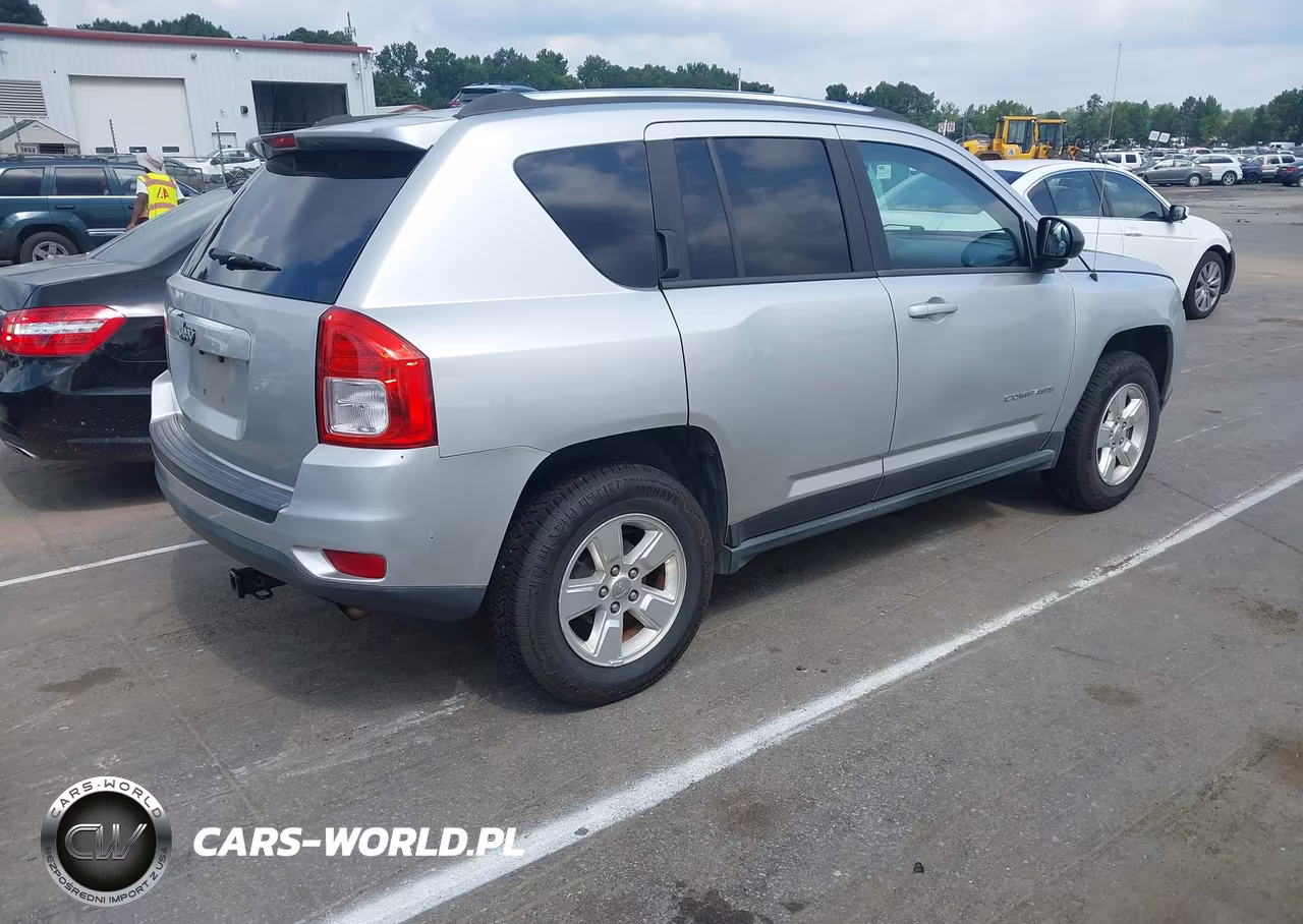 2014 Jeep Compass Sport VIN:1C4NJCBAXED626858 - 4
