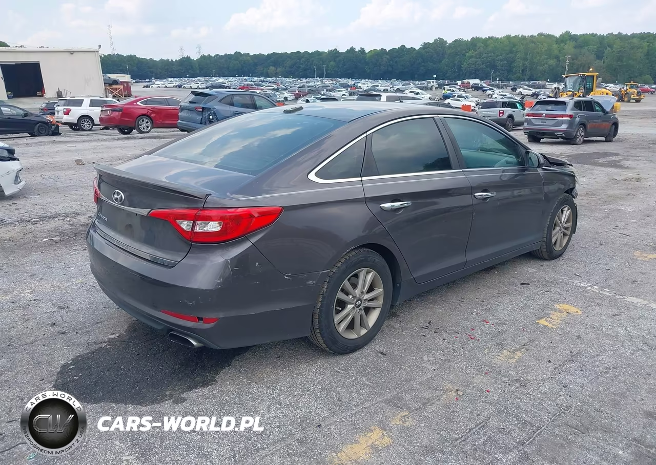 2016 Hyundai Sonata Se VIN:5NPE24AF9GH326905 - 4