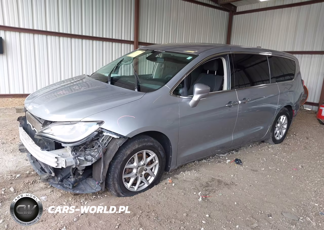 2020 Chrysler Pacifica Touring VIN:2C4RC1FG3LR171909 - 2