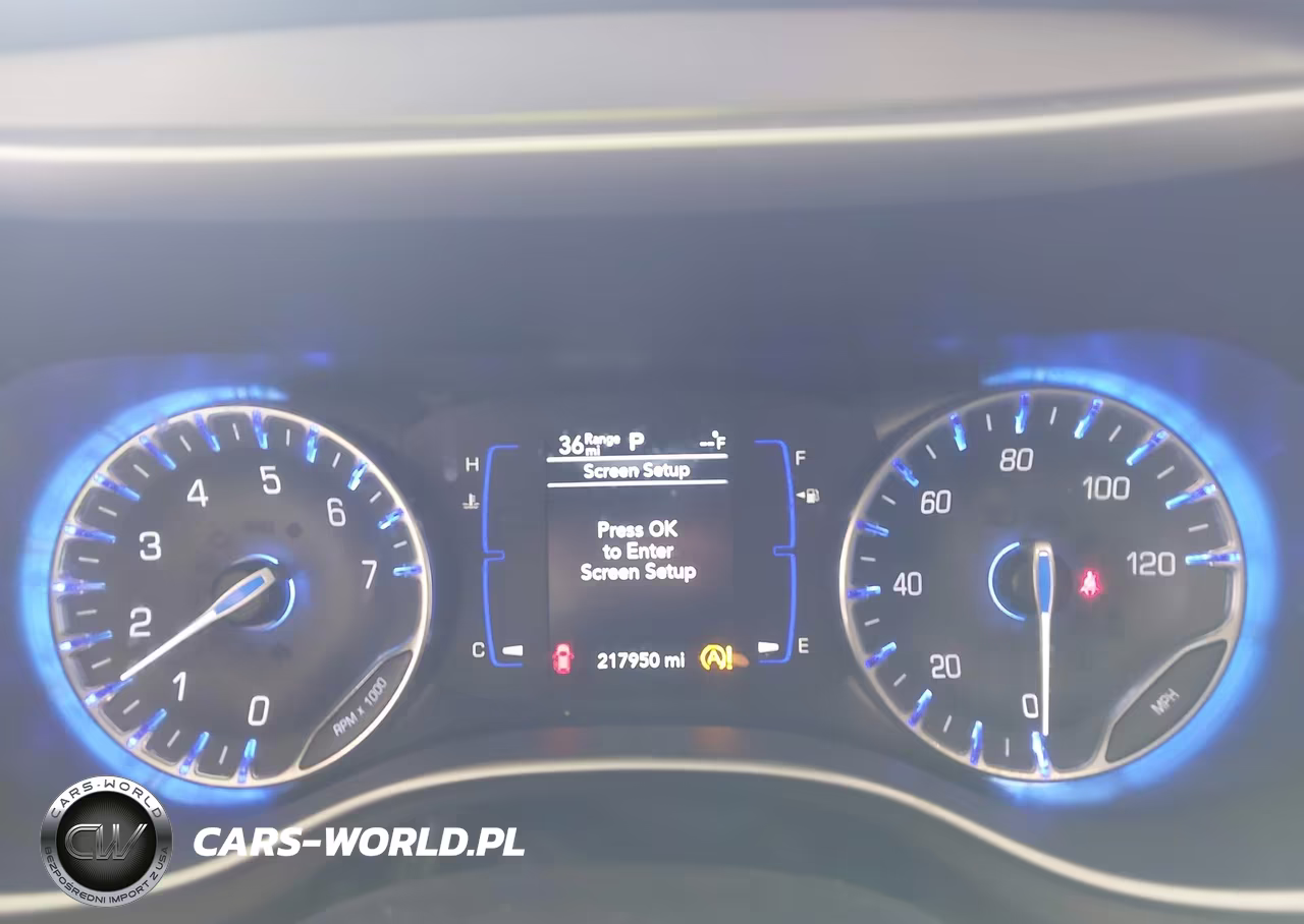 2020 Chrysler Pacifica Touring VIN:2C4RC1FG3LR171909 - 7