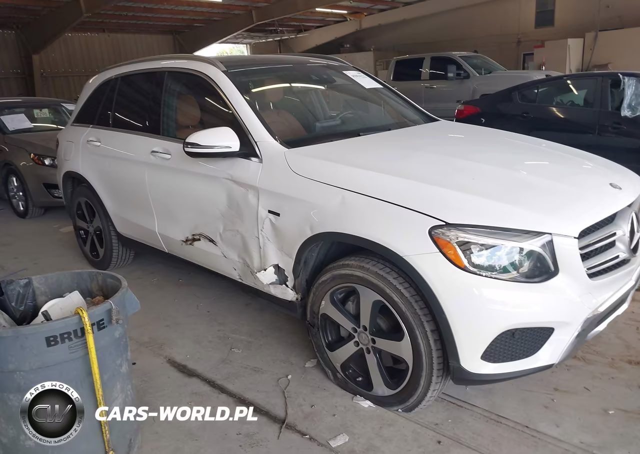 2016 Mercedes-Benz Glc 300 4Matic – zdjęcie 1 z 16