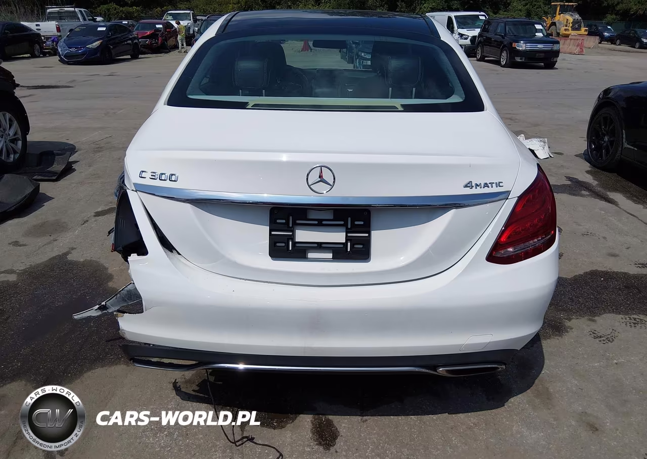 2015 Mercedes-Benz C 300 4Matic VIN:55SWF4KB7FU083384 - 17