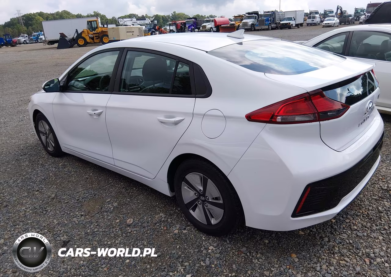 2018 Hyundai Ioniq Hybrid Blue VIN:KMHC65LC2JU075786 - 3