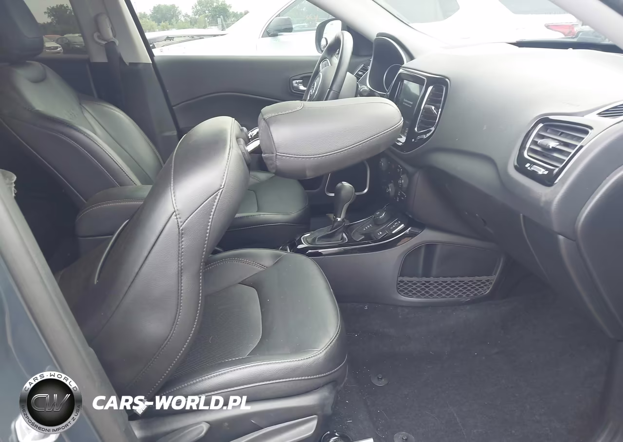 2018 Jeep Compass Limited 4X4 VIN:3C4NJDCB9JT501626 - 5