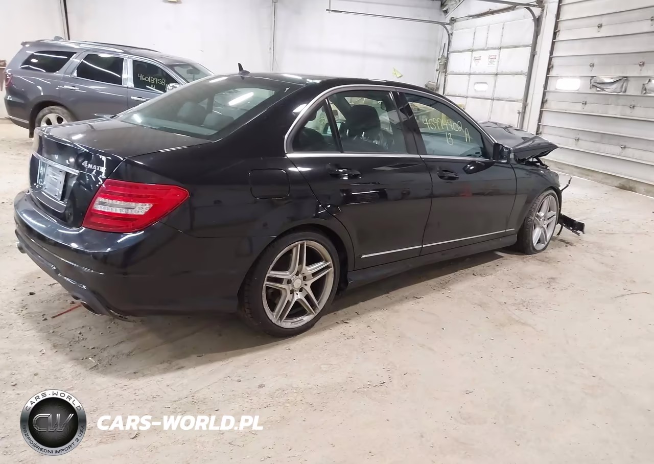 2013 Mercedes-Benz C 300 Sport 4Matic VIN:WDDGF8AB8DR258611 - 4