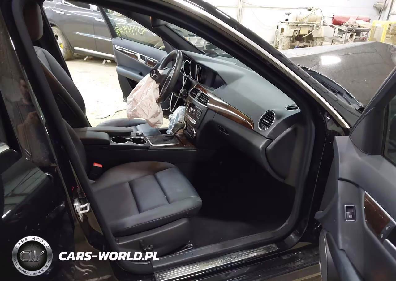 2013 Mercedes-Benz C 300 Sport 4Matic VIN:WDDGF8AB8DR258611 - 5