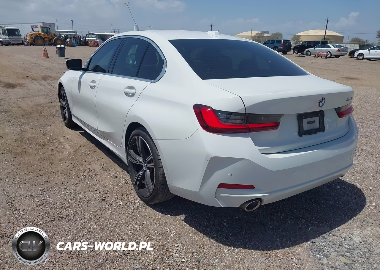 2024 BMW 330I VIN:3MW69FF07R8E37746 - 3
