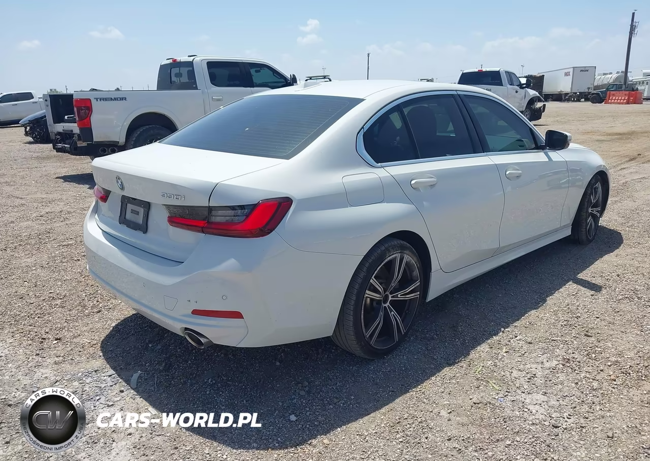 2024 BMW 330I VIN:3MW69FF07R8E37746 - 4