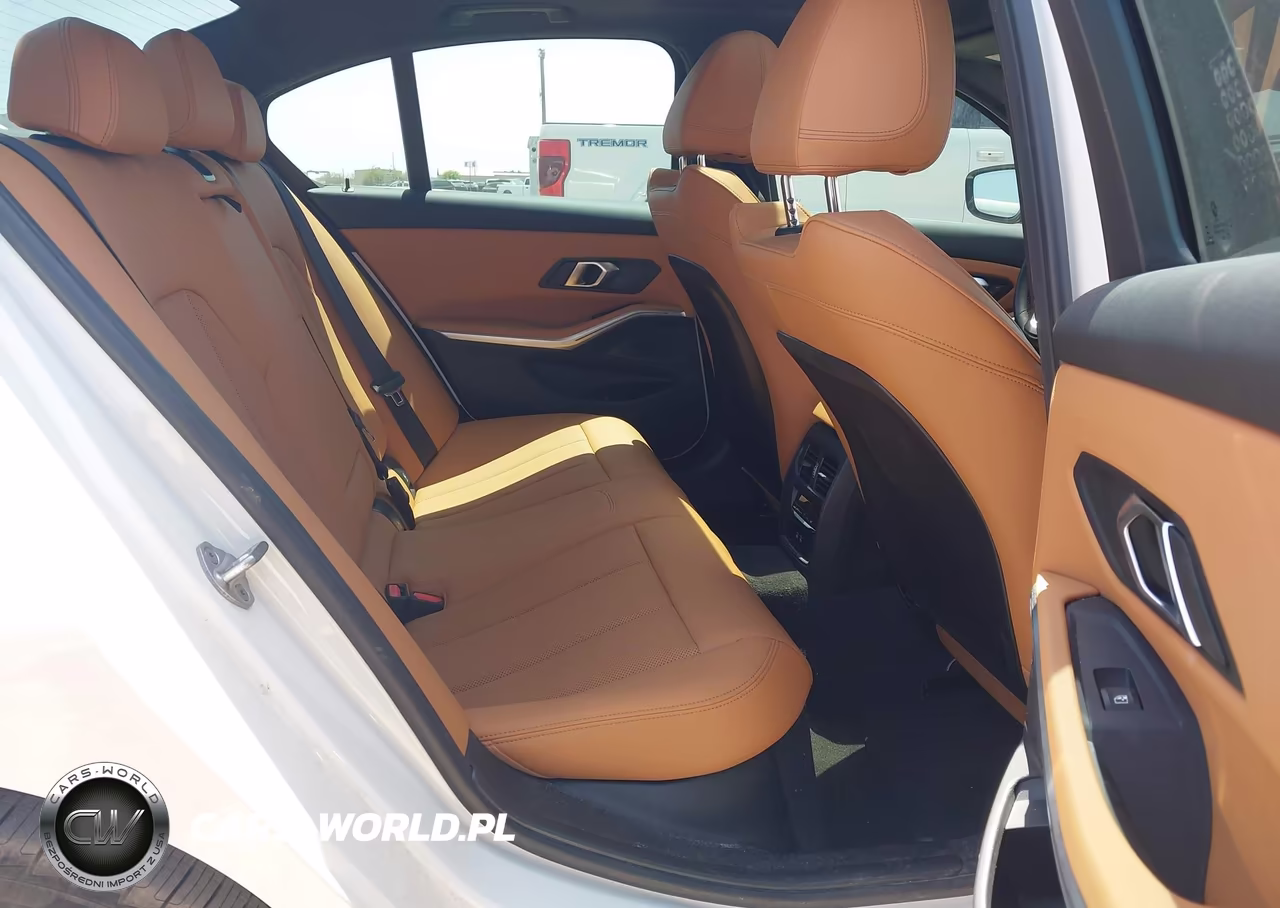 2024 BMW 330I VIN:3MW69FF07R8E37746 - 8
