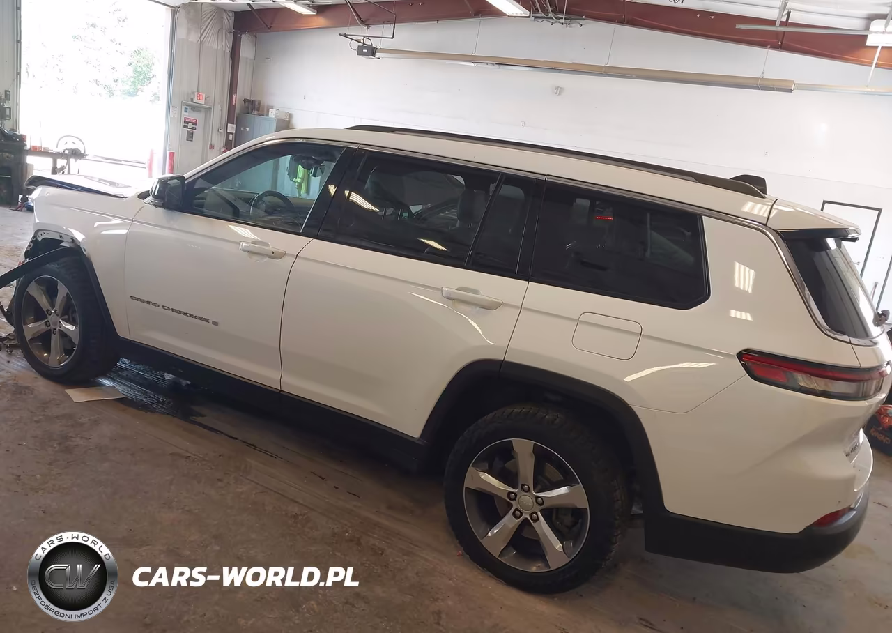 2021 Jeep Grand Cherokee L Limited 4X4 VIN:1C4RJKBG5M8120040 - 3