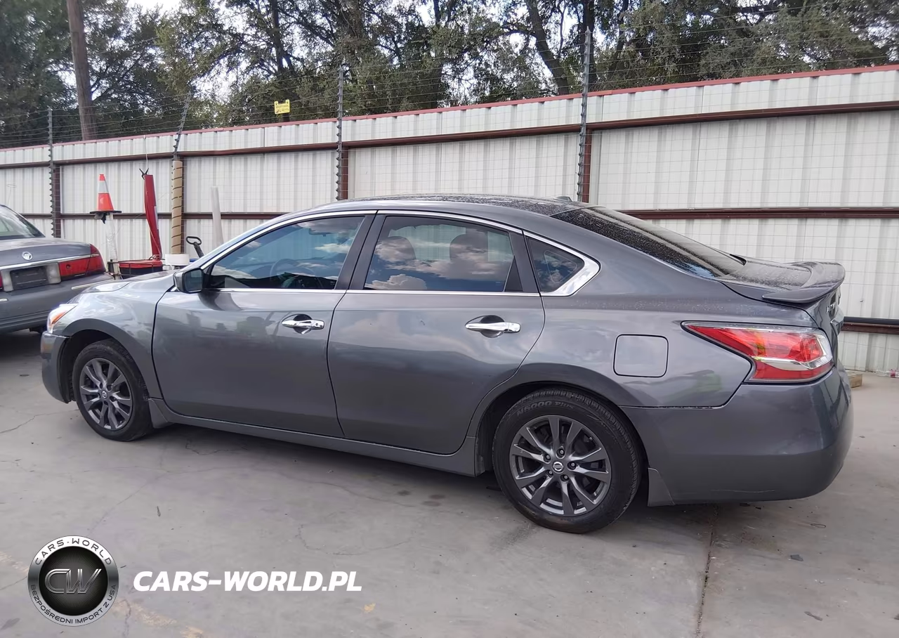 2015 Nissan Altima 2.5 S VIN:1N4AL3AP2FN913126 - 14