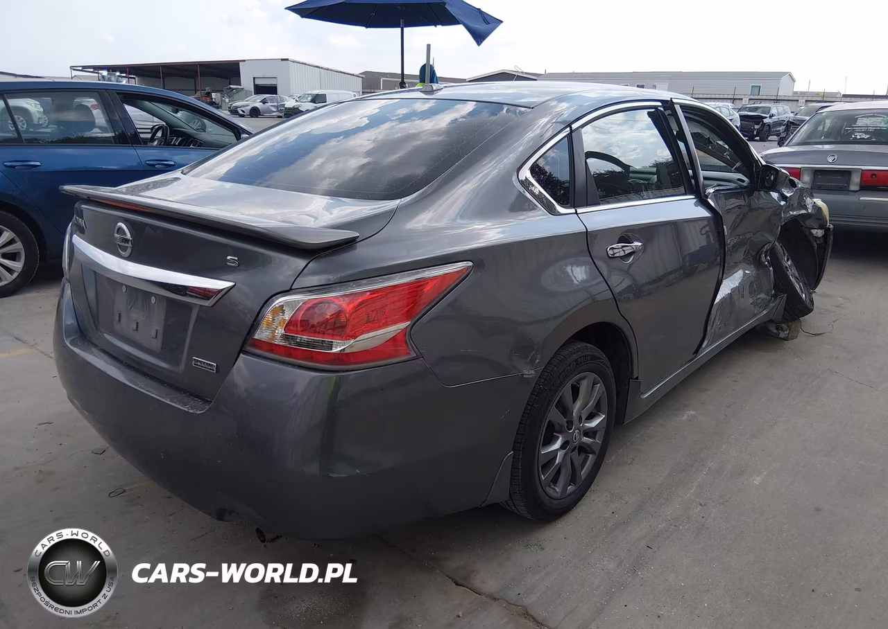 2015 Nissan Altima 2.5 S VIN:1N4AL3AP2FN913126 - 4