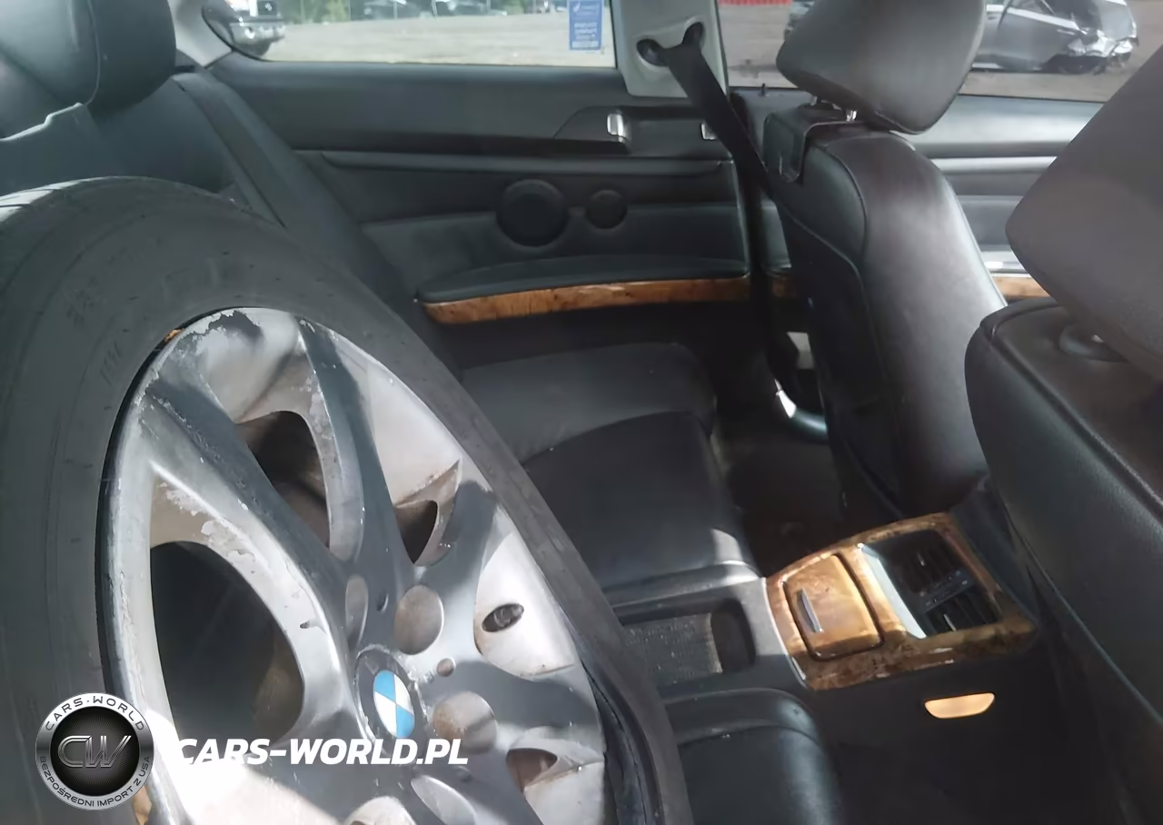 2007 BMW 328Xi VIN:WBAWV535X7P077747 - 8