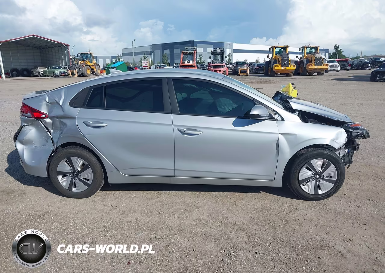 2021 Hyundai Ioniq Hybrid Blue VIN:KMHC65LCXMU257613 - 14