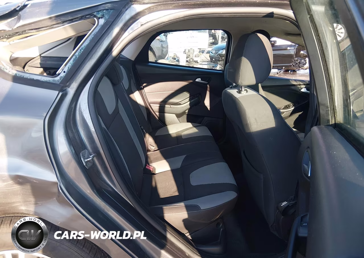 2014 Ford Focus Se VIN:1FADP3K29EL373143 - 8