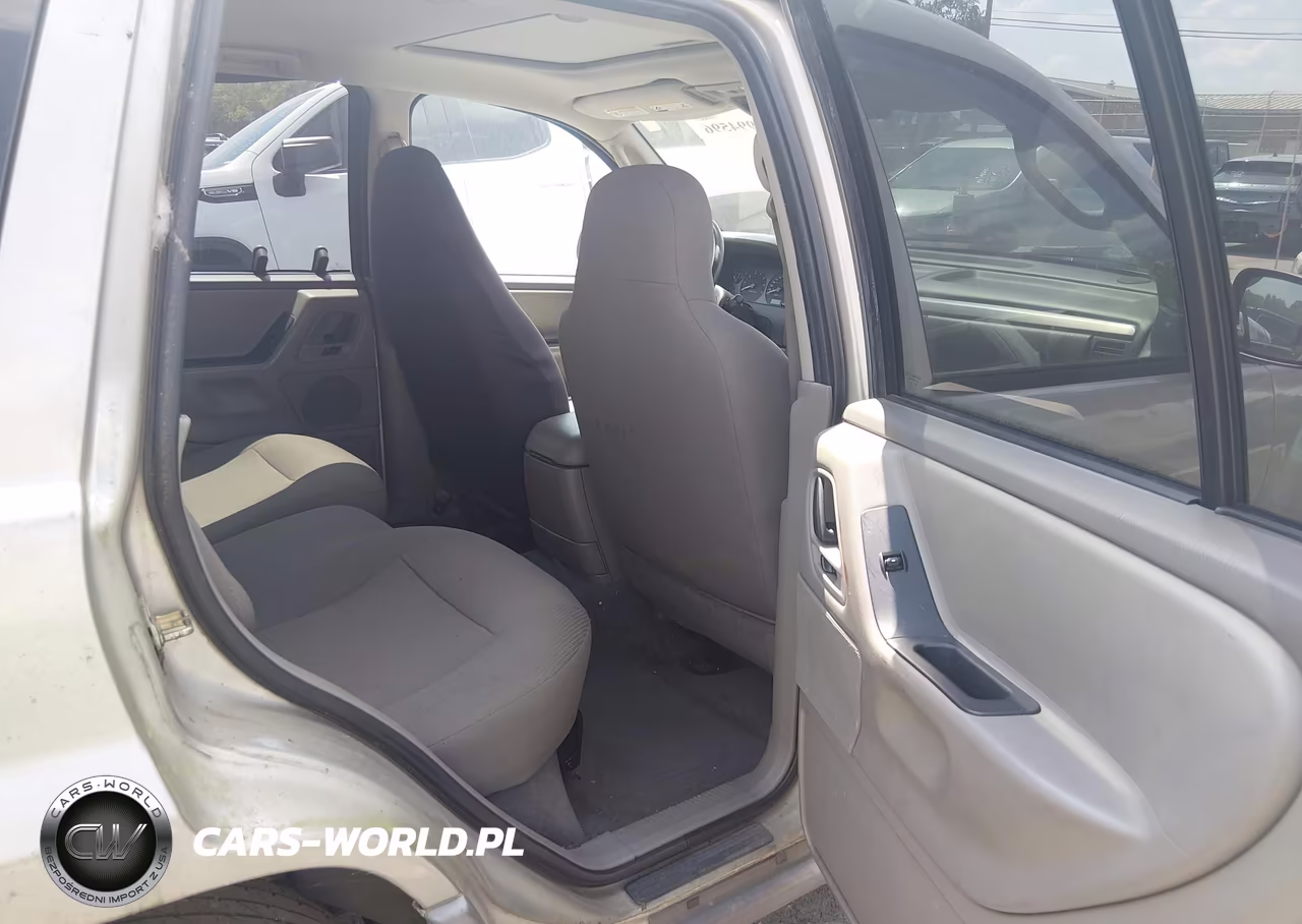 2003 Jeep Grand Cherokee Laredo VIN:1J4GW48S93C559358 - 8