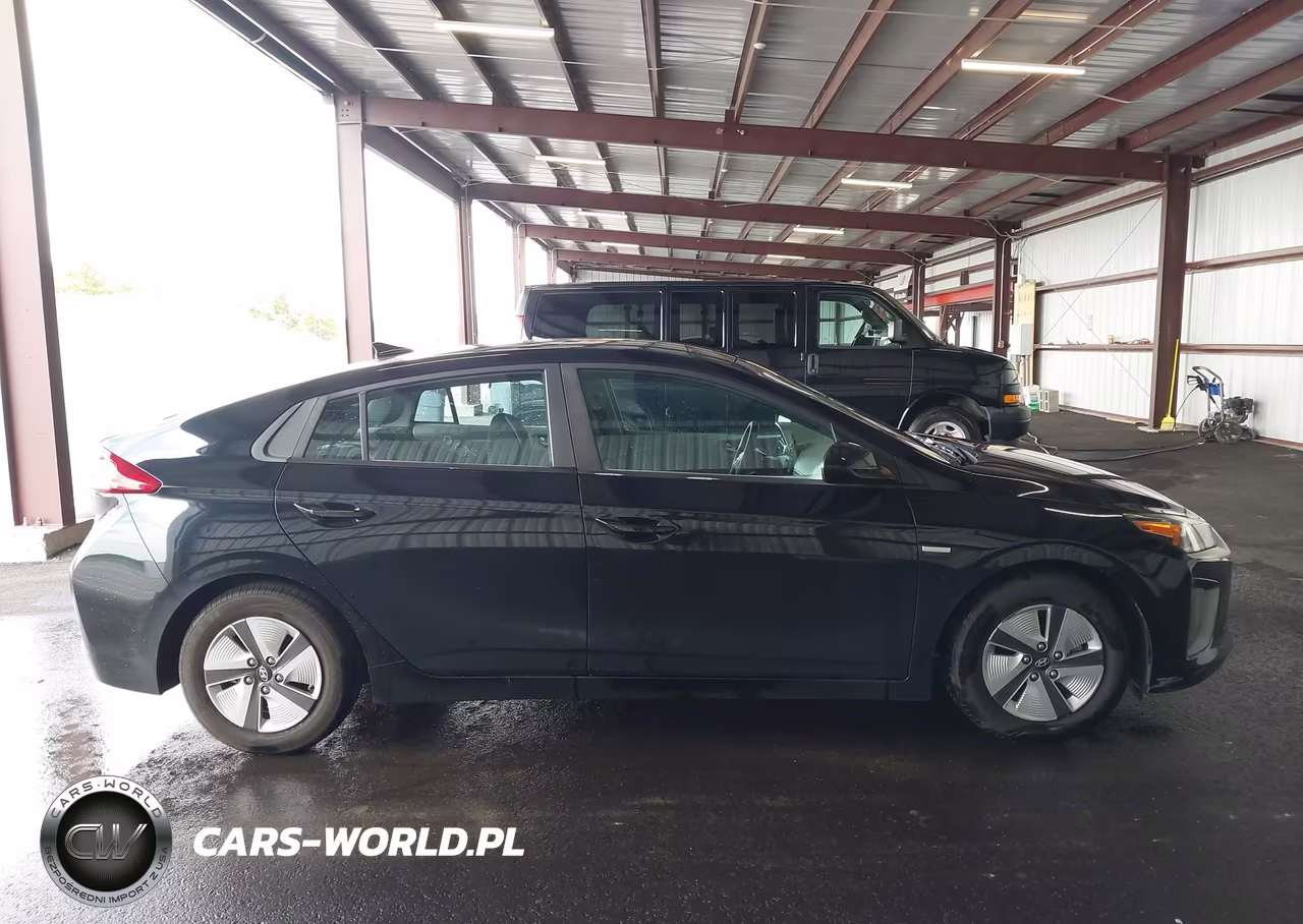 2020 Hyundai Ioniq Hybrid Blue VIN:KMHC65LC7LU218668 - 18