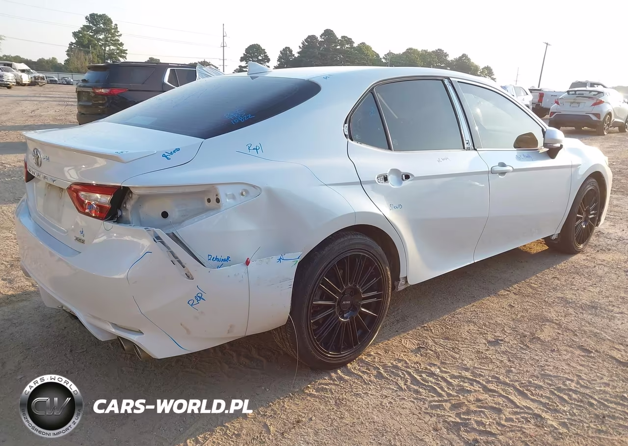 2019 Toyota Camry Xse VIN:4T1B61HK8KU747047 - 4