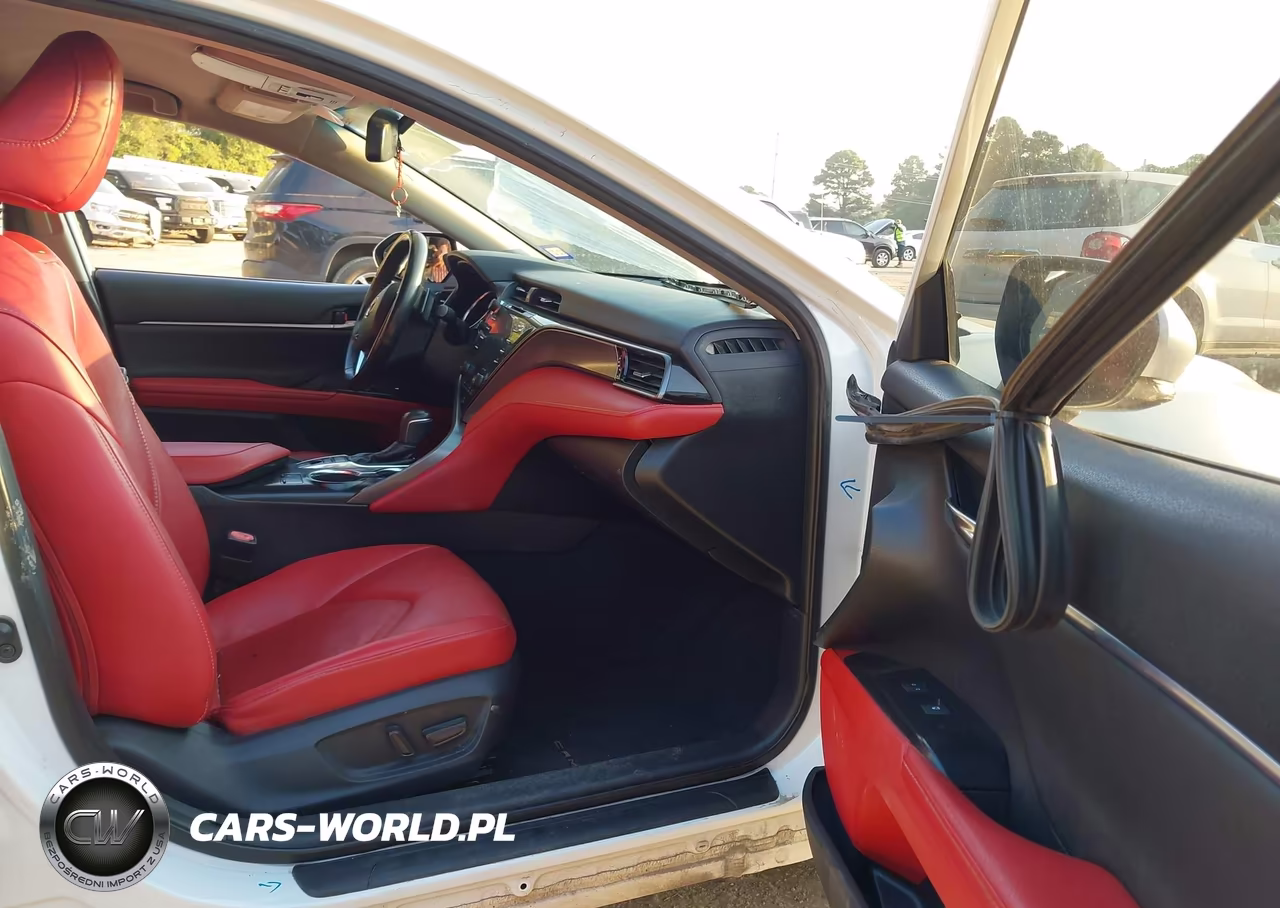 2019 Toyota Camry Xse VIN:4T1B61HK8KU747047 - 5