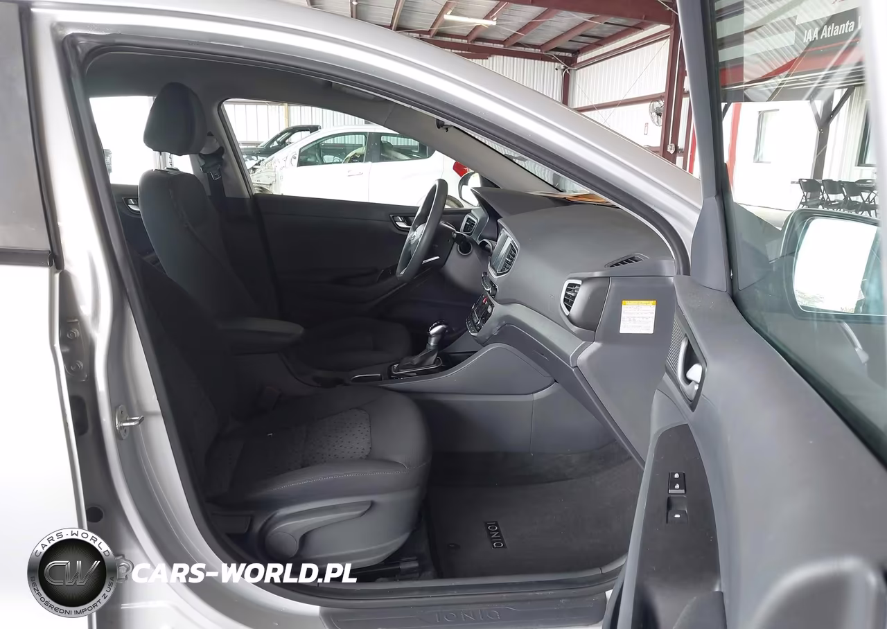 2019 Hyundai Ioniq Hybrid Blue VIN:KMHC65LC0KU158425 - 5