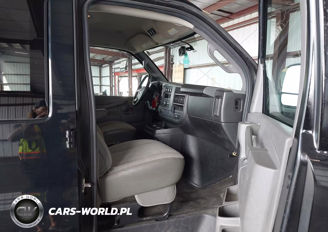 2019 Chevrolet Express 2500 Ls VIN:1GAWGEFG3K1286410 - 5