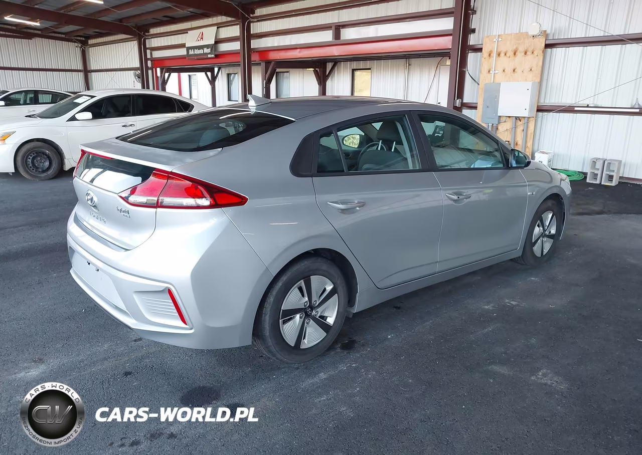 2020 Hyundai Ioniq Hybrid Blue VIN:KMHC65LC1LU219850 - 4