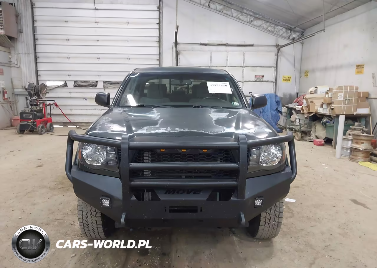 2010 Toyota Tacoma Base V6 VIN:5TELU4EN1AZ699525 - 12