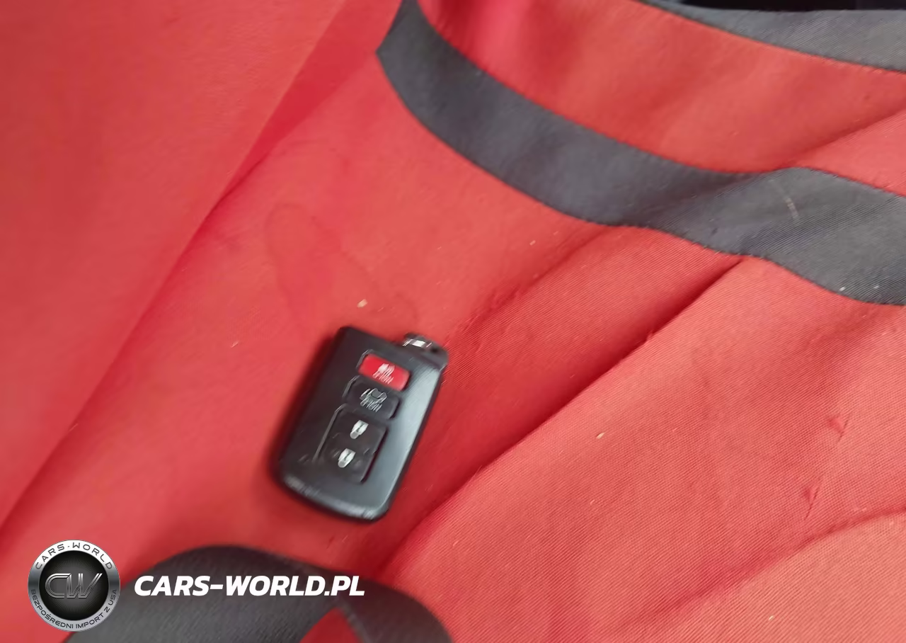 2017 Toyota Rav4 Hybrid Xle VIN:JTMRJREV0HD145508 - 11