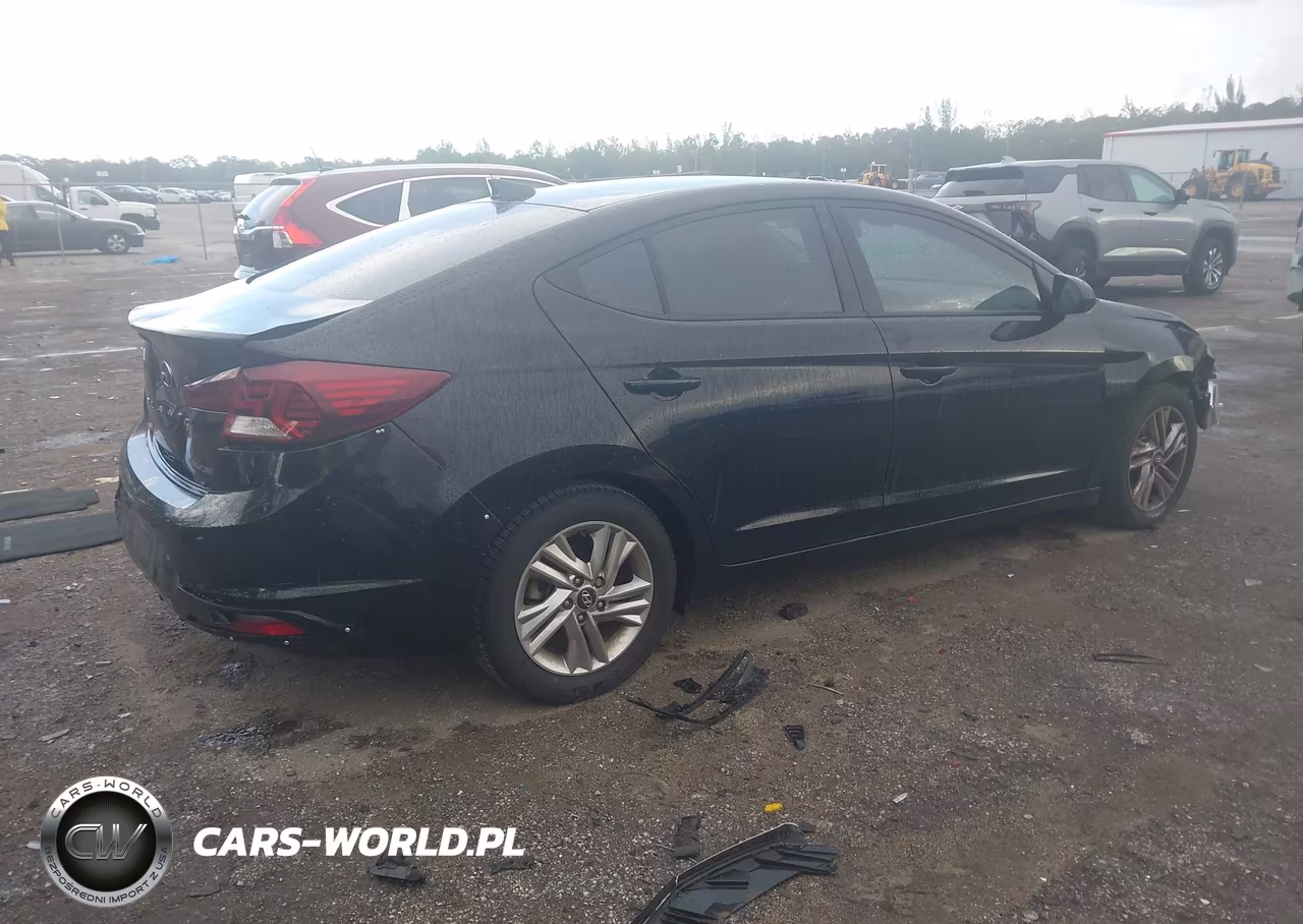 2019 Hyundai Elantra Value Edition VIN:KMHD84LFXKU782039 - 4