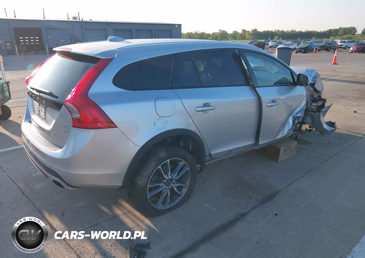 2015 Volvo V60 Cross Country T5 VIN:YV4612HK5F1001301 - 4