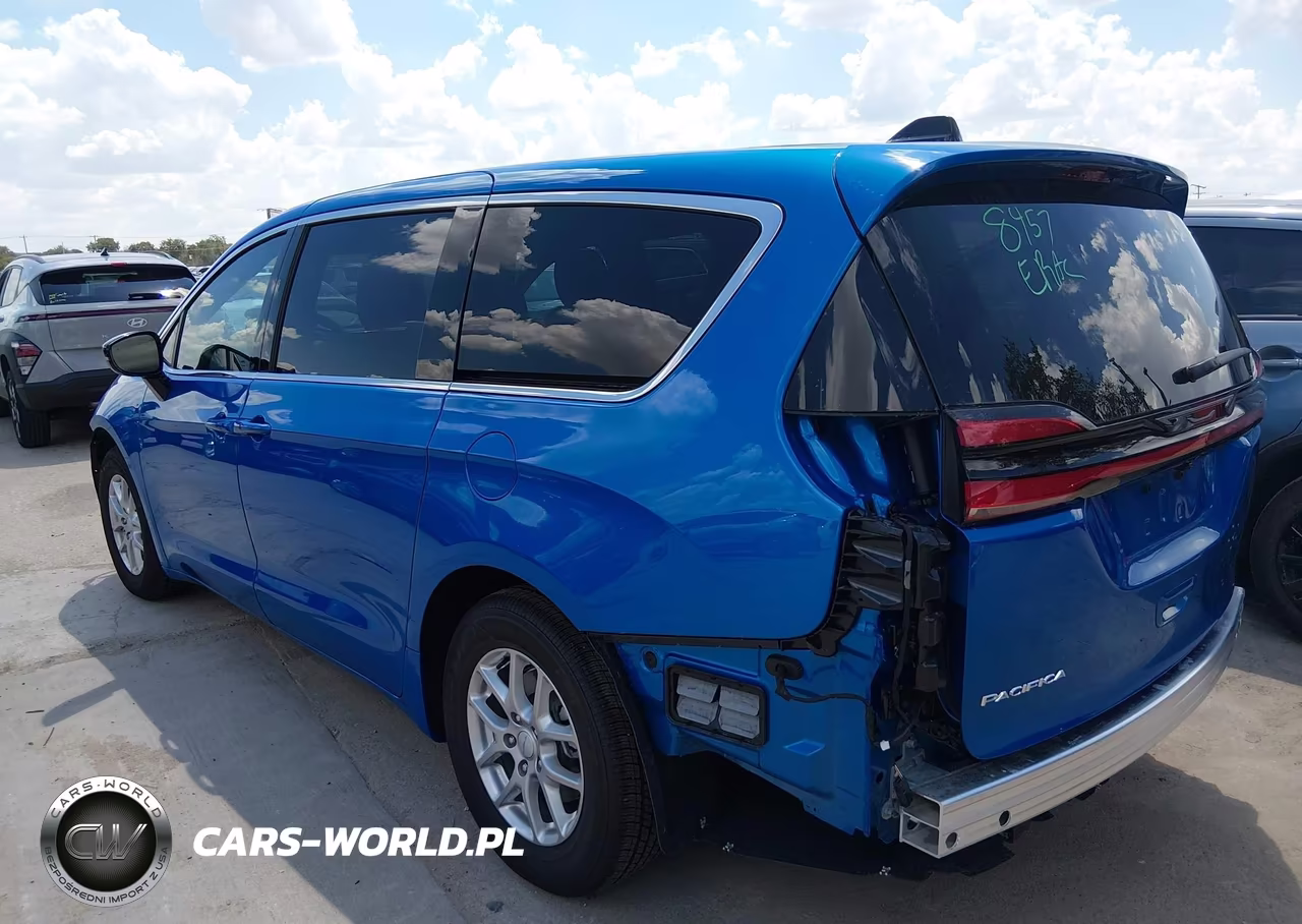 2027 Chrysler Pacifica VIN:2C4RC1BG0VR586534 - 3