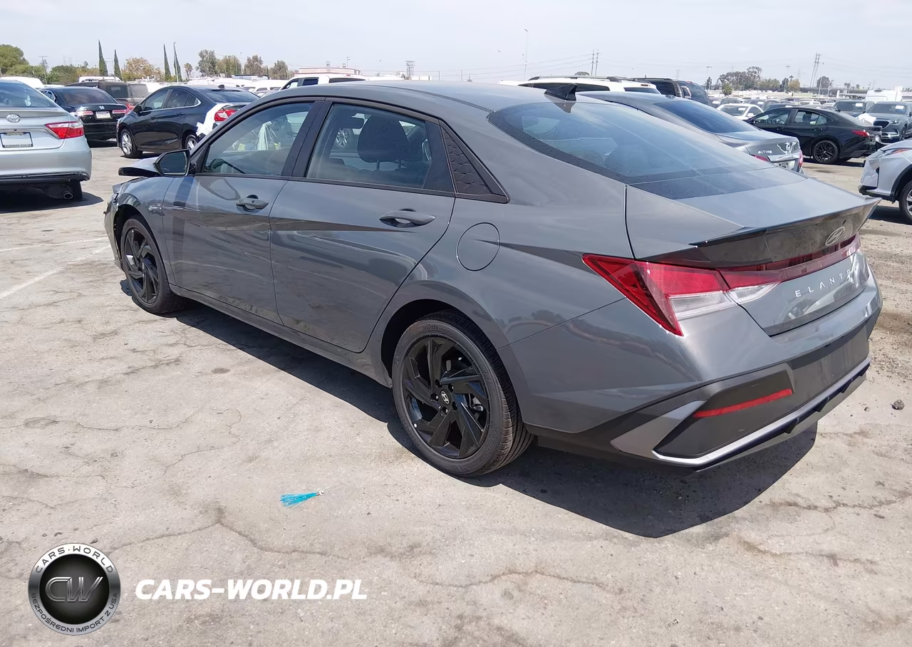 2026 Hyundai Elantra Sel Sport VIN:KMHLM4DG3TU215266 - 3
