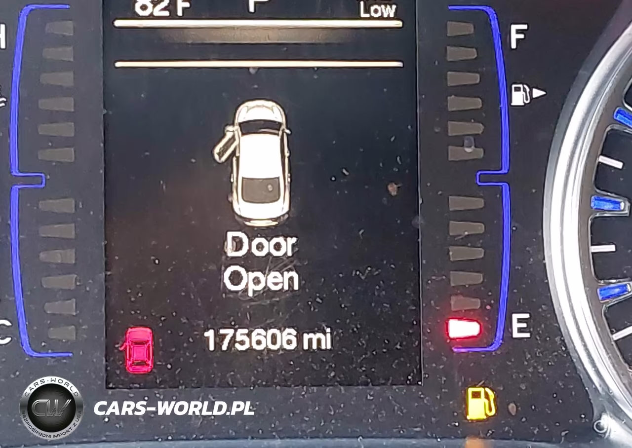 2015 Chrysler 200 Lx VIN:1C3CCCFB9FN699692 - 13