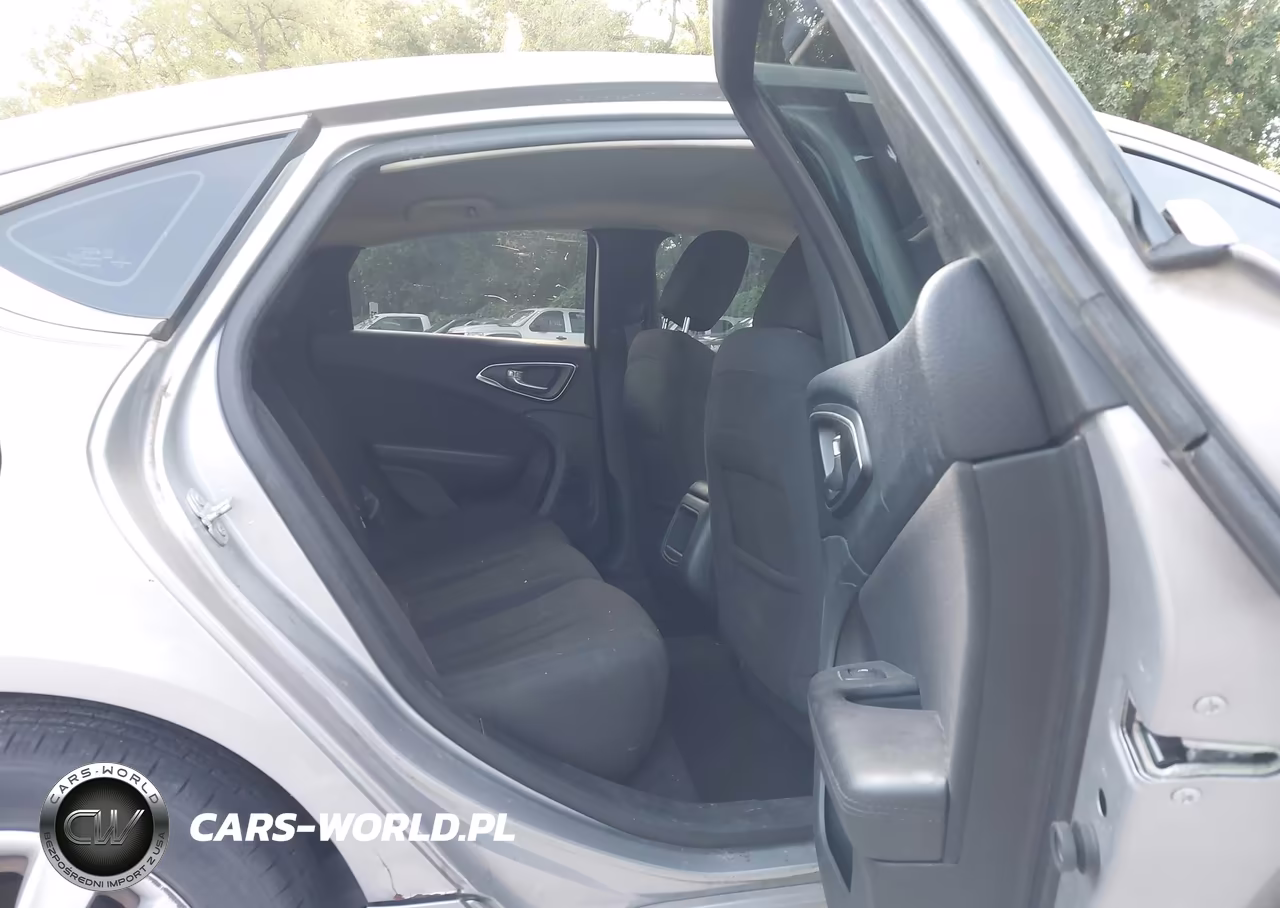 2015 Chrysler 200 Lx VIN:1C3CCCFB9FN699692 - 8