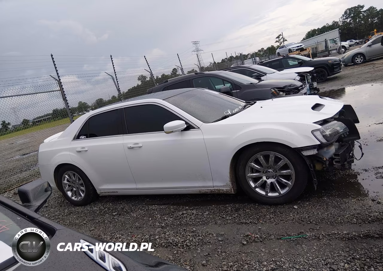 2014 Chrysler 300 VIN:2C3CCAAG7EH323720 - 13