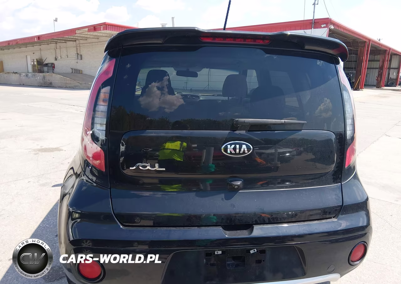 2018 Kia Soul + VIN:KNDJP3A56J7506646 - 16