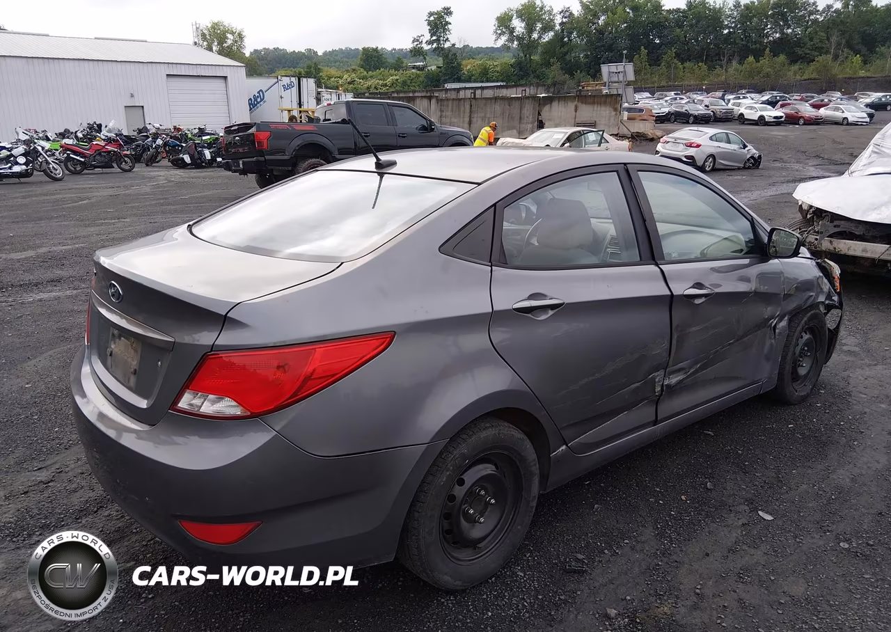 2015 Hyundai Accent Gls VIN:KMHCT4AE3FU799050 - 4
