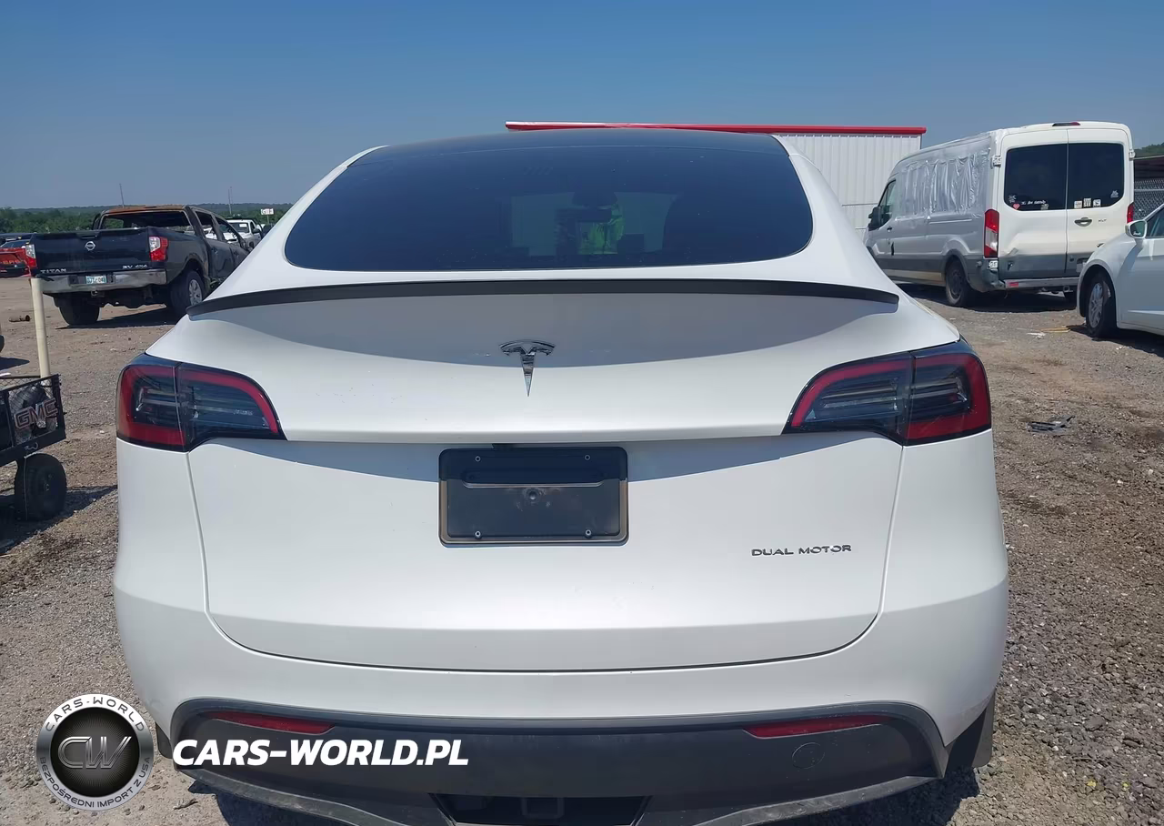 2024 Tesla Model Y Long Range Dual Motor All-Wheel Drive VIN:7SAYGAEEXRF186785 - 17
