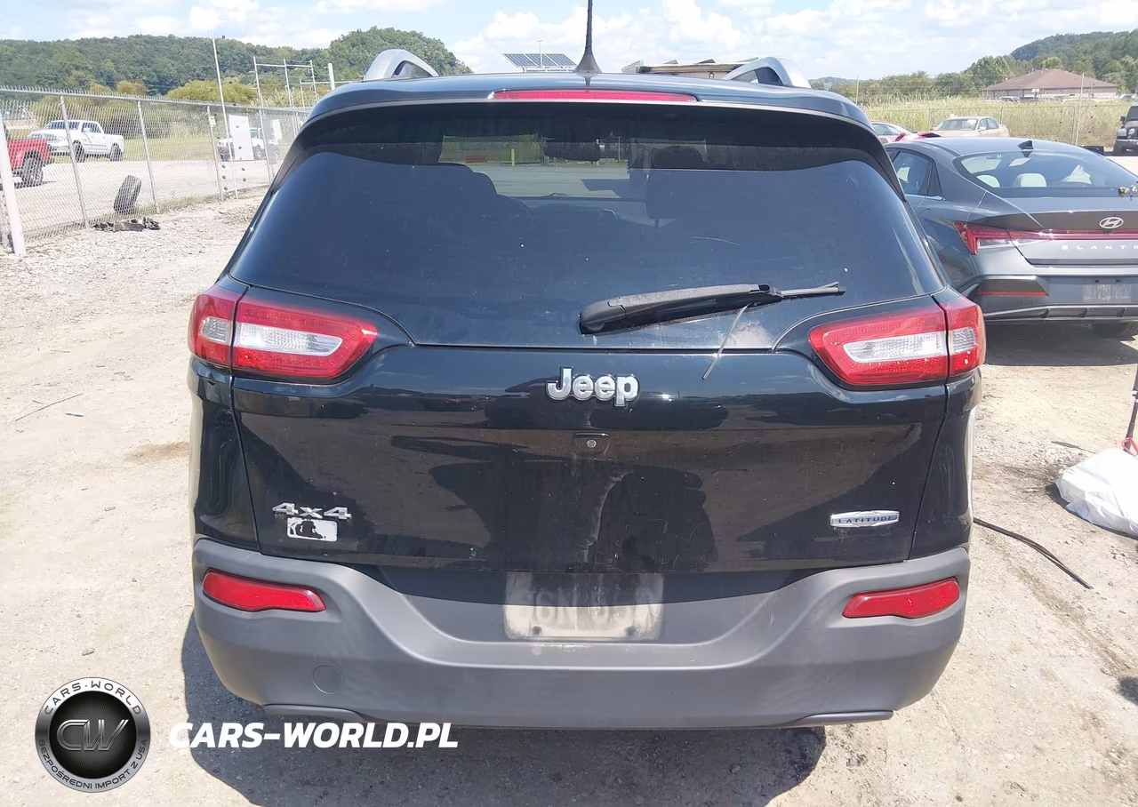 2017 Jeep Cherokee Latitude 4X4 VIN:1C4PJMCB3HW512733 - 16