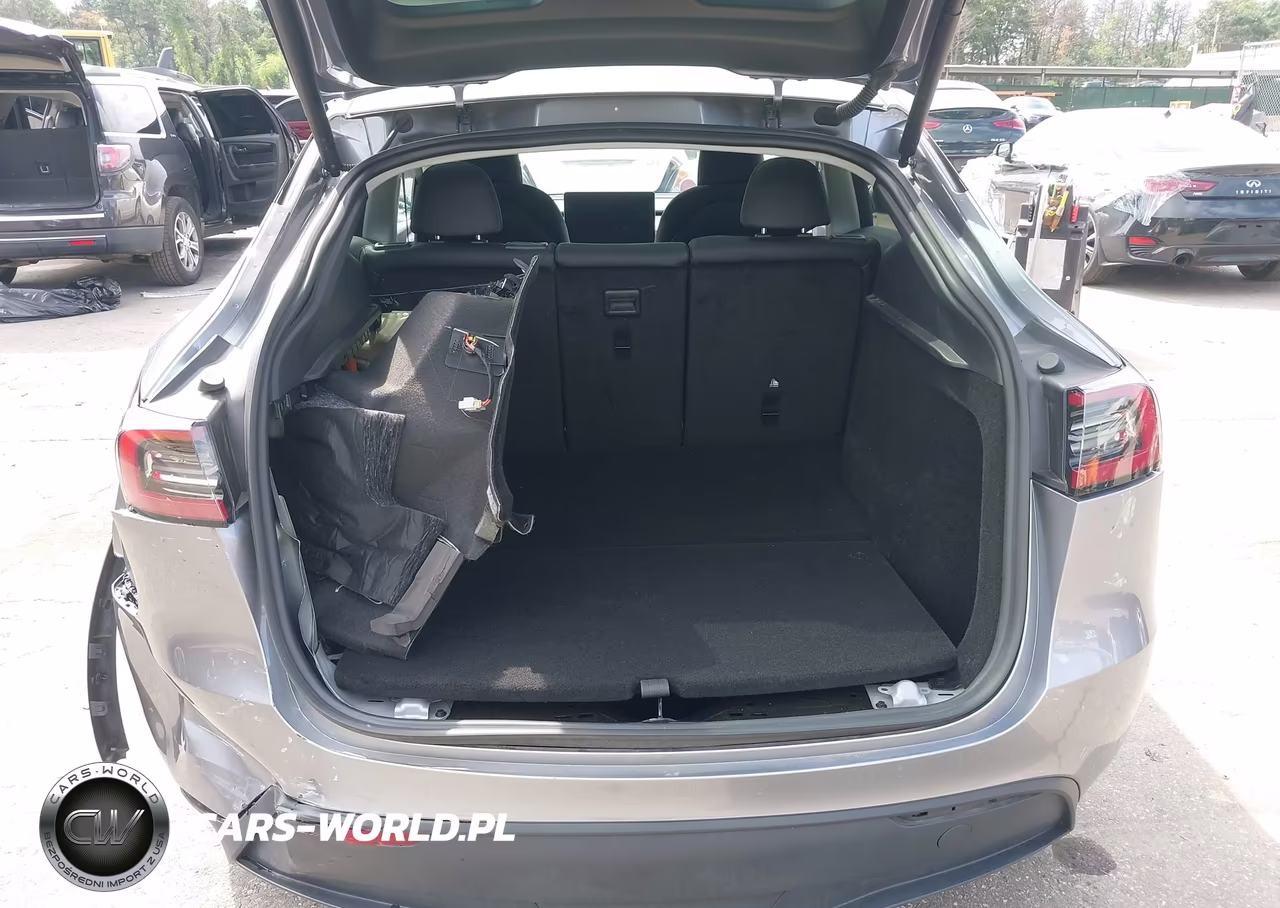 2024 Tesla Model Y Long Range Dual Motor All-Wheel Drive VIN:7SAYGDEE3RA317506 - 18