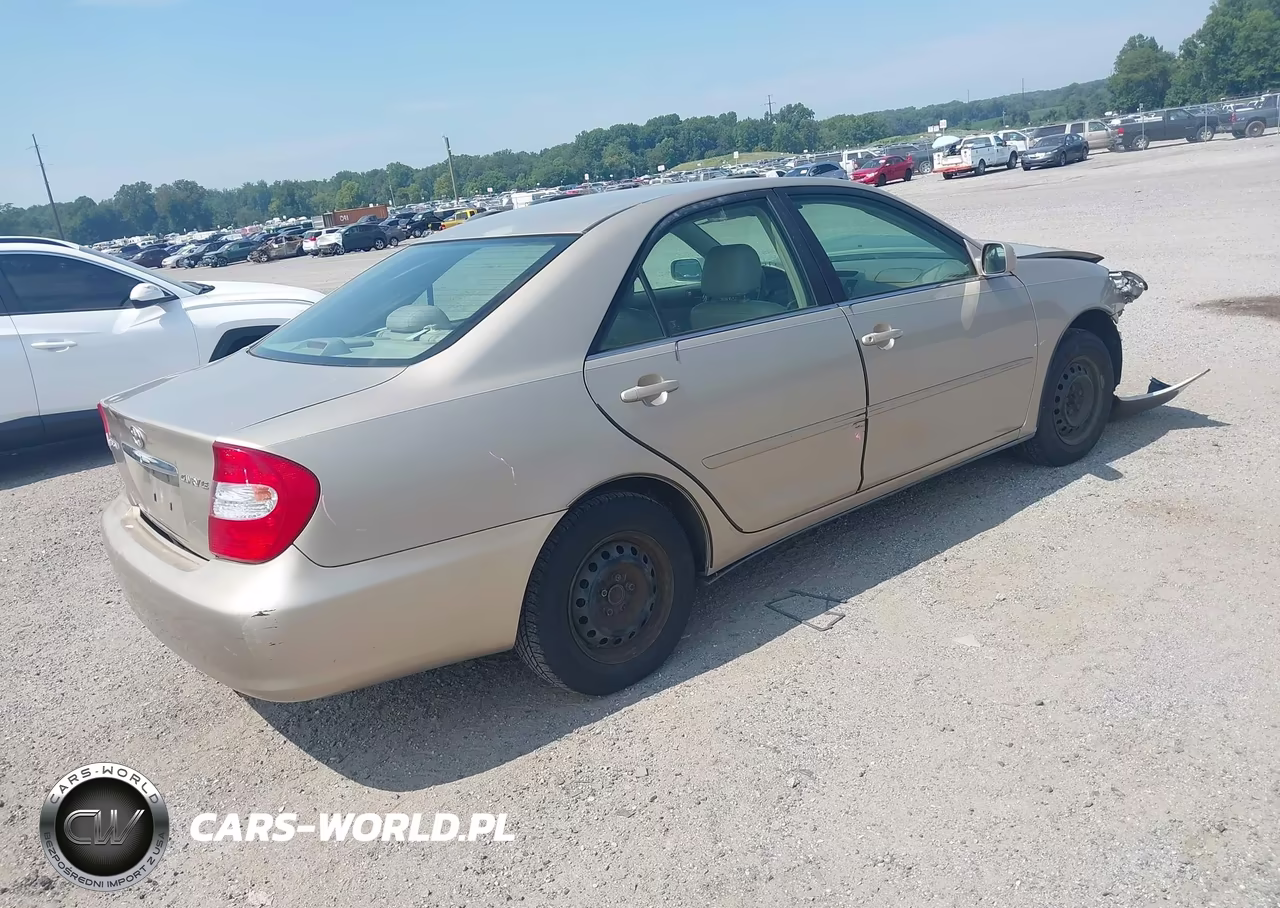 2003 Toyota Camry Le VIN:4T1BE32K43U752321 - 4