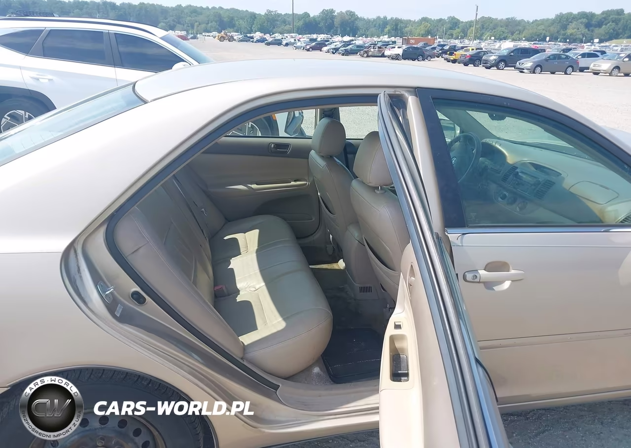2003 Toyota Camry Le VIN:4T1BE32K43U752321 - 8