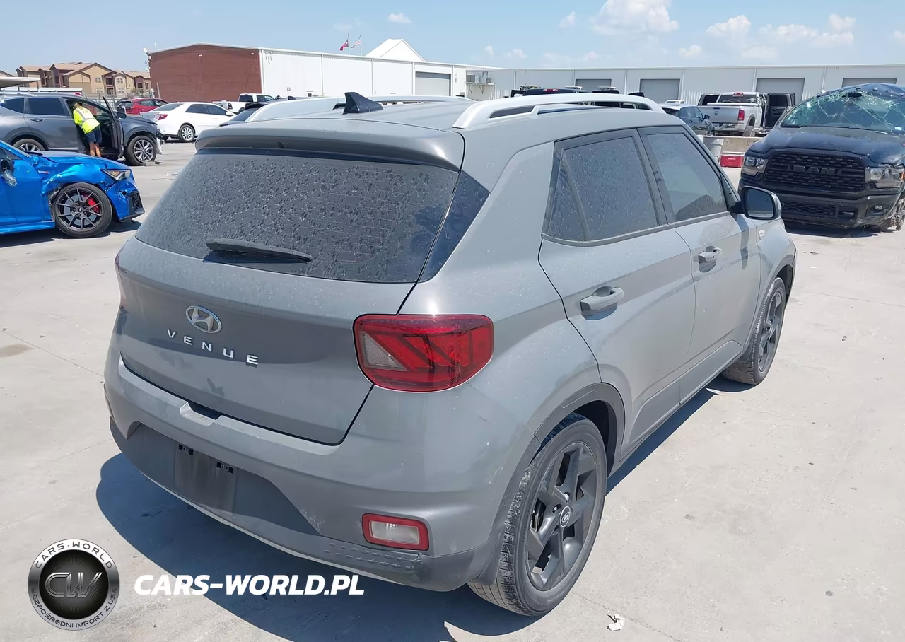 2021 Hyundai Venue Sel VIN:KMHRC8A35MU128735 - 4