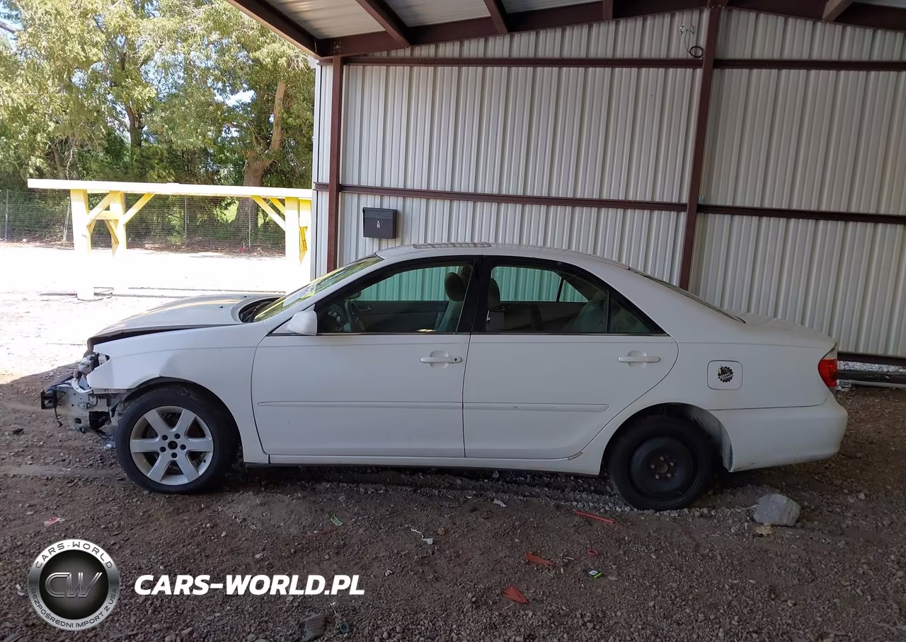 2005 Toyota Camry Le VIN:4T1BE32K35U392803 - 14